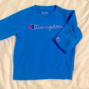 Champion crew neck. Size: 6T